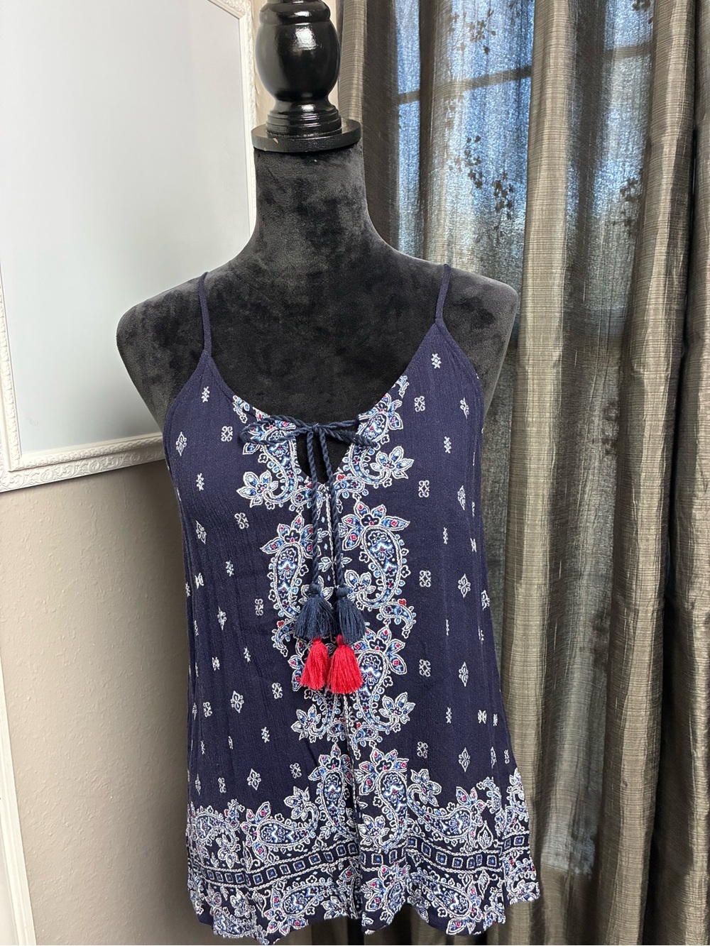 LUQ Navy Paisley Tie-Front Cami Top Large